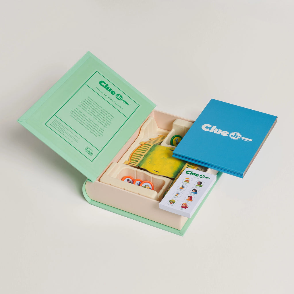 Clue Jr. | Vintage Bookshelf Edition