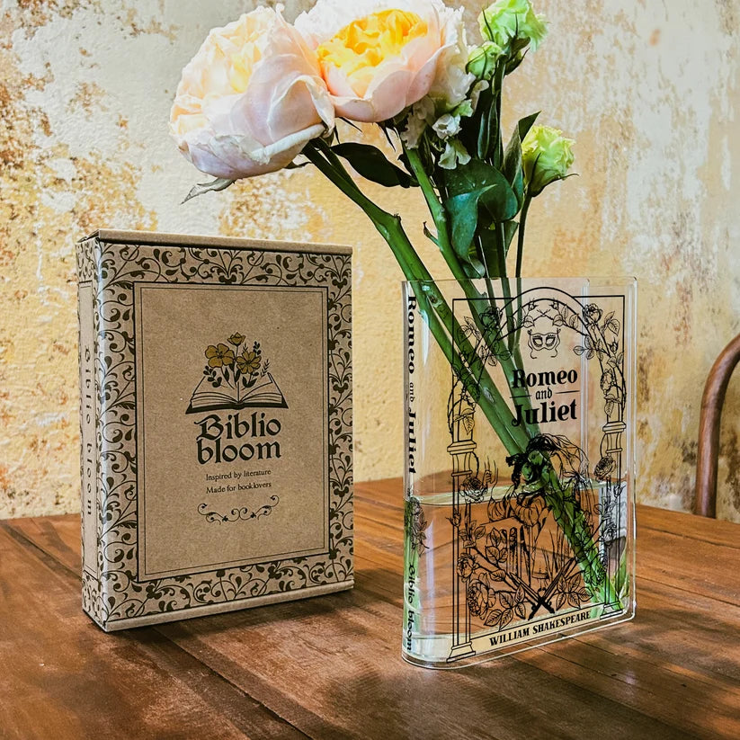 Romeo and Juliet | Acrylic Book Vase